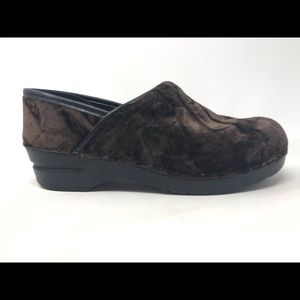 Dansko brown velvet nurse clogs US size 8 EU 38